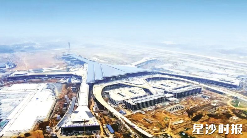 从空中俯瞰T3航站楼，就像一个打开的手掌，航站楼的候机大厅正好就是手掌掌心部分。尹天昊 摄