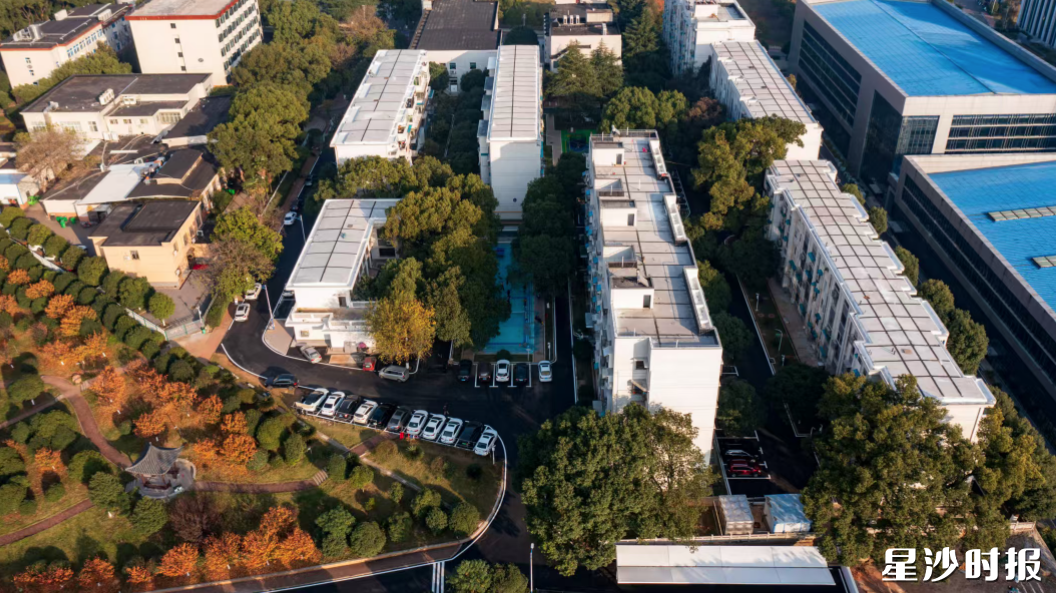 改造后的电力职院家属区航拍图。均为县住房城乡建设局供图