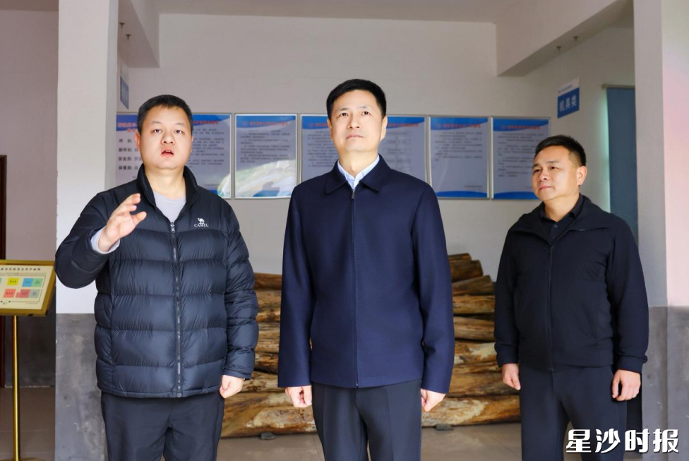 王雄文在红旗水库督导检查防汛备汛工作。均为曾诗怡 摄