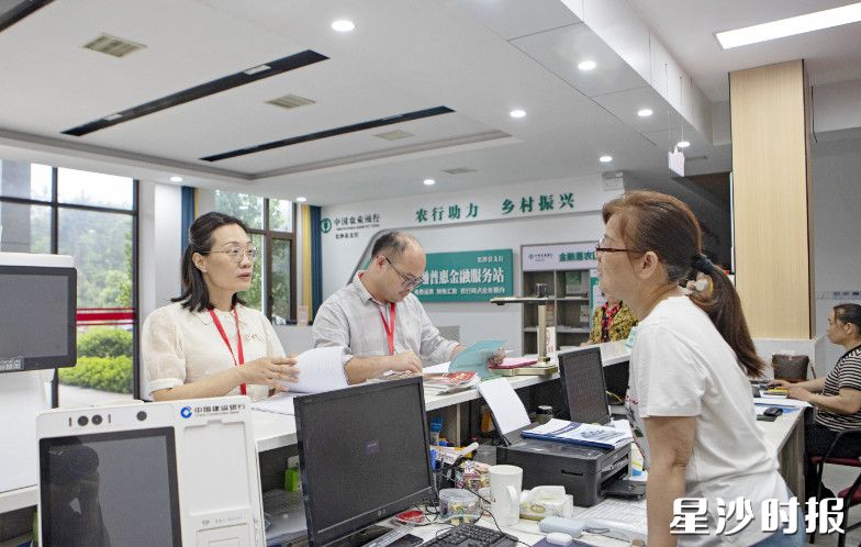 开慧镇纪委开展村级财务巡查。 开慧镇纪委开展村级财务巡查。