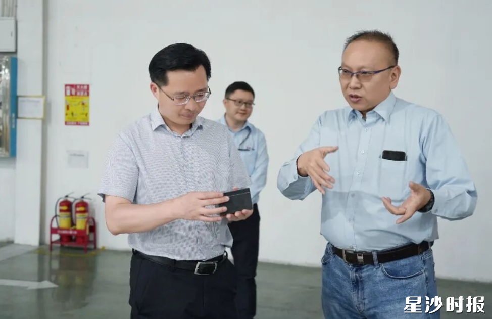 蒋红波在长沙镁镁科技有限公司检查安全生产工作。均为李文焱 摄