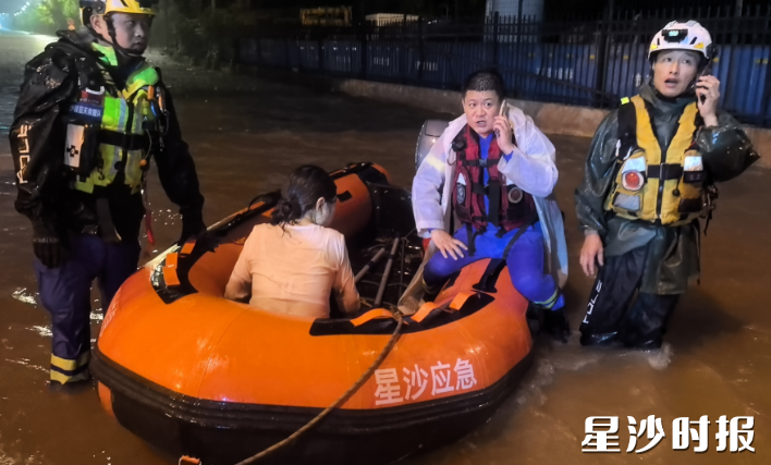 星沙街道组织巡查队伍对辖区低洼路段、易积水区域逐一巡检。星沙街道供图