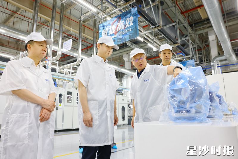 王雄文在索恩格汽车电动系统有限公司调研。