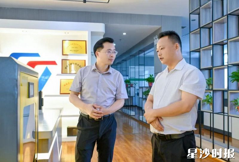 蒋红波在湖南合一能源科技有限公司调研并开展安全生产检查。均为刘思源 摄 蒋红波在湖南合一能源科技有限公司调研并开展安全生产检查。均为刘思源 摄