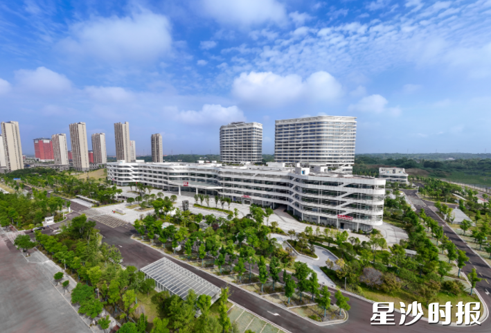 2024年10月，长沙县人民医院正式启动运营，居民足不出县，就能享受省级医疗资源。章帝 摄