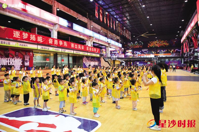 乐运魔方迎来多支中小学体育研学队伍,人气火爆。乐运魔方供图