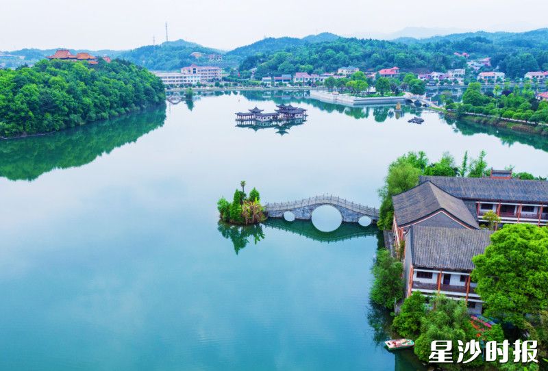 江背镇印山村天玺湖美景如画。江背镇供图 江背镇印山村天玺湖美景如画。江背镇供图