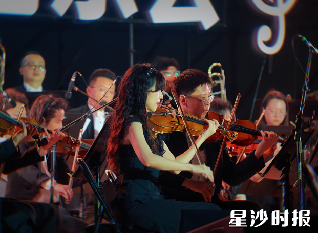 管弦乐与独唱、重唱交替呈现。章帝 摄 管弦乐与独唱、重唱交替呈现。章帝 摄
