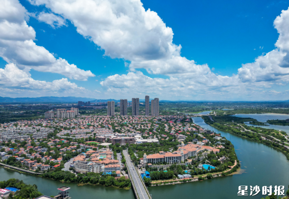 长沙县连续十九年获评“中国最具幸福感城市(县级)”。